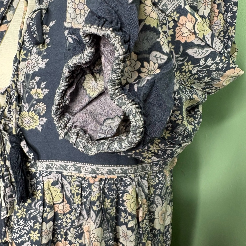 nwt R Vivimos boho Elegant Floral Long Sleeve Dress - Navy and Cream medium - Picture 6 of 17